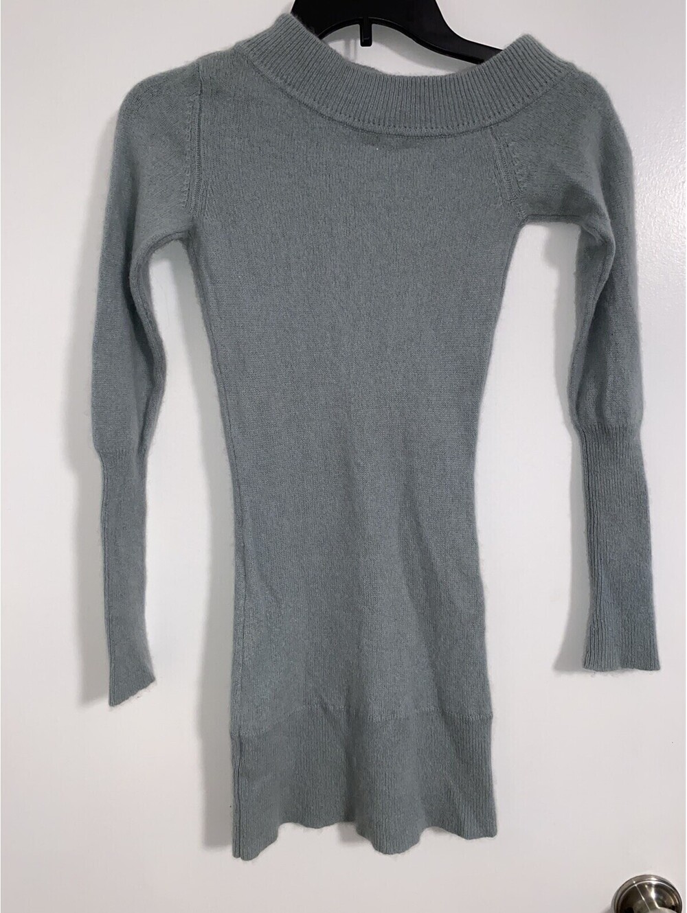 Eris 100% cashmere long sleeve mini dress With Cut Out Round Neck XS - Picture 2 of 5
